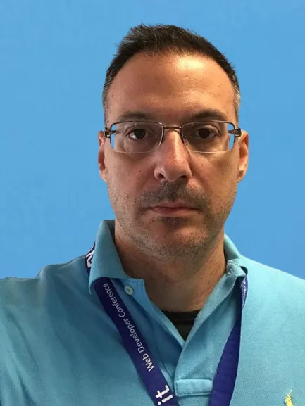 team-member-img